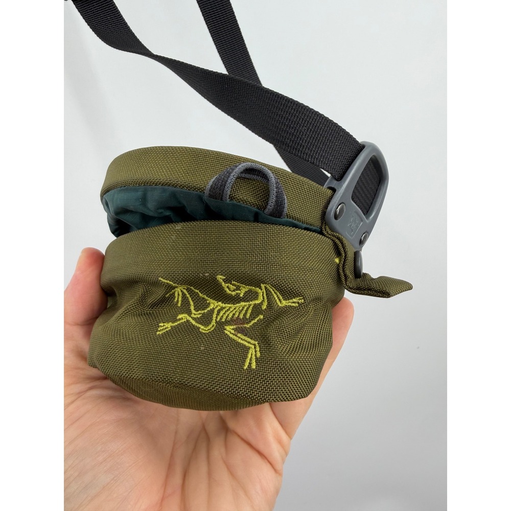 Arcteryx Aperture Chalk Bag Mens OS Green Twist Closure Climbing Gear
